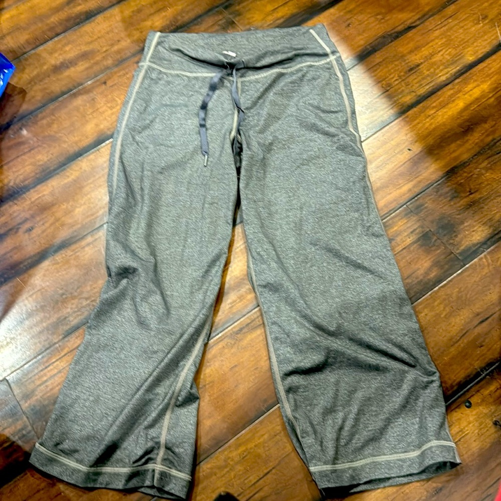 🌷Lululemon Capris🌷